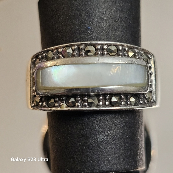 925 Sterling Silver Vintage Real Mother-of-Pearl and Marcasite Gem Ring Size 6 - Picture 7 of 9